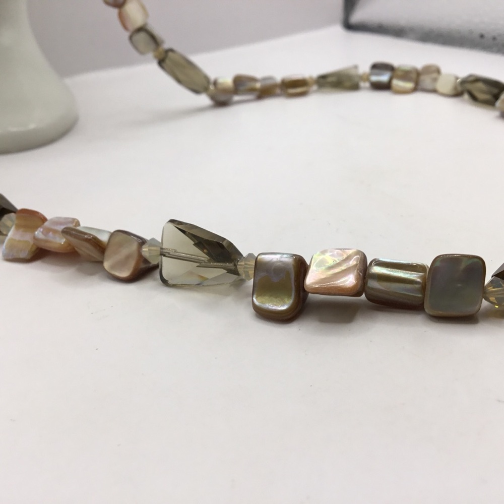 Mother of Pearl (MOP) Shell & Glass Bead Necklace - Picture 6 of 8